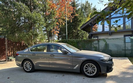 BMW 5 серия, 2021 год, 4 700 000 рублей, 3 фотография