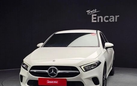 Mercedes-Benz A-Класс, 2021 год, 2 200 000 рублей, 1 фотография