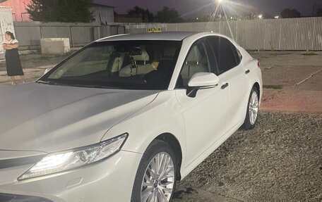 Toyota Camry, 2018 год, 2 470 000 рублей, 1 фотография