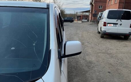 Nissan Lafesta I, 2004 год, 600 000 рублей, 7 фотография