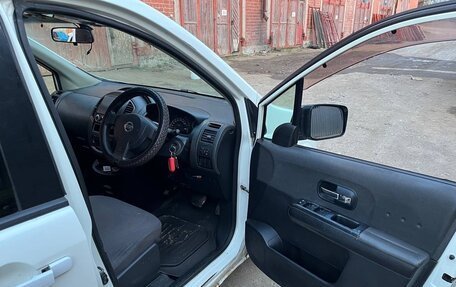 Nissan Lafesta I, 2004 год, 600 000 рублей, 14 фотография