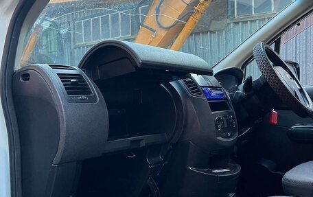 Nissan Lafesta I, 2004 год, 600 000 рублей, 13 фотография