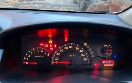 Nissan Lafesta I, 2004 год, 600 000 рублей, 11 фотография