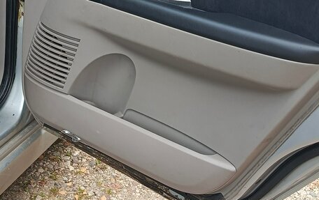 Mitsubishi Grandis, 2006 год, 600 000 рублей, 15 фотография
