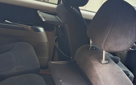 Mitsubishi Grandis, 2006 год, 600 000 рублей, 26 фотография