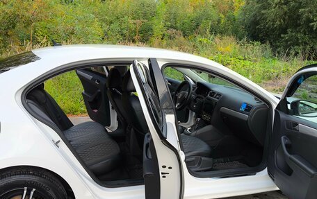 Volkswagen Jetta VI, 2013 год, 910 000 рублей, 12 фотография