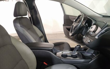 Chevrolet Malibu IX, 2017 год, 1 250 000 рублей, 20 фотография