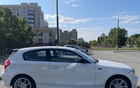 BMW 1 серия, 2010 год, 850 000 рублей, 6 фотография