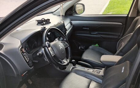 Mitsubishi Outlander III рестайлинг 3, 2012 год, 1 350 000 рублей, 6 фотография