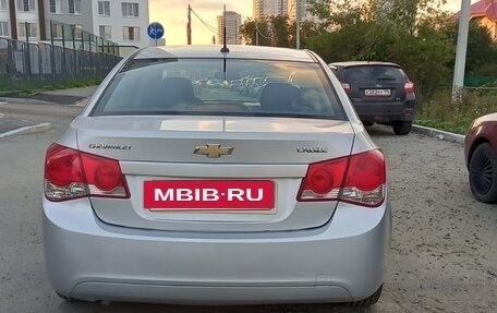 Chevrolet Cruze II, 2010 год, 745 000 рублей, 6 фотография