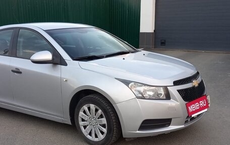 Chevrolet Cruze II, 2010 год, 745 000 рублей, 2 фотография