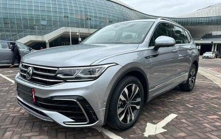 Volkswagen Tiguan II, 2022 год, 3 520 000 рублей, 1 фотография