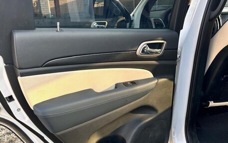 Jeep Grand Cherokee, 2016 год, 2 500 000 рублей, 14 фотография