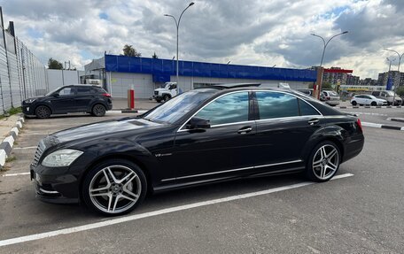 Mercedes-Benz S-Класс, 2011 год, 2 650 000 рублей, 1 фотография