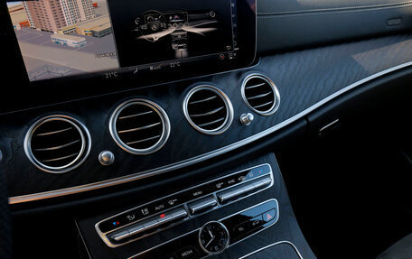 Mercedes-Benz E-Класс, 2019 год, 4 120 000 рублей, 24 фотография