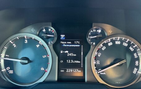 Toyota Land Cruiser Prado 150 рестайлинг 2, 2020 год, 3 950 000 рублей, 8 фотография