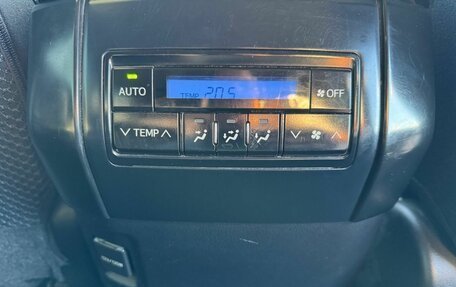 Toyota Land Cruiser Prado 150 рестайлинг 2, 2020 год, 3 950 000 рублей, 12 фотография