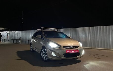 Hyundai Solaris II рестайлинг, 2011 год, 820 000 рублей, 1 фотография