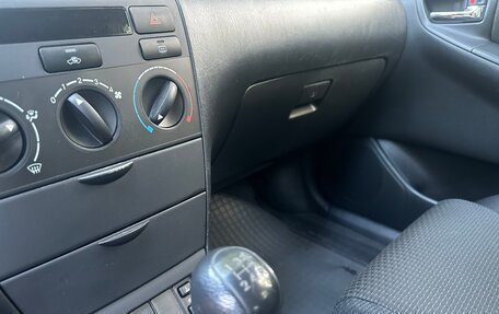 Toyota Corolla, 2006 год, 585 000 рублей, 10 фотография