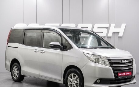 Toyota Noah III, 2015 год, 1 799 000 рублей, 1 фотография