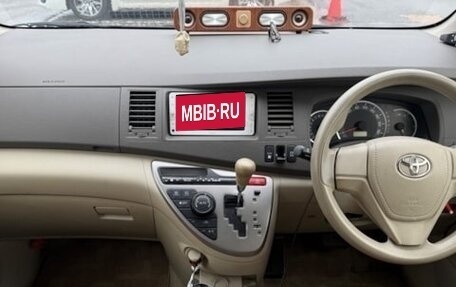 Toyota ISis I, 2012 год, 1 050 000 рублей, 7 фотография