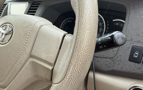Toyota ISis I, 2012 год, 1 050 000 рублей, 29 фотография