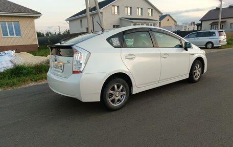 Toyota Prius, 2010 год, 1 050 000 рублей, 3 фотография