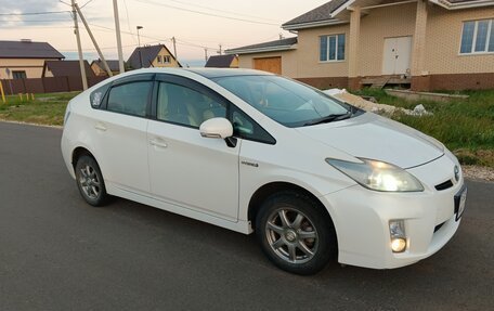 Toyota Prius, 2010 год, 1 050 000 рублей, 2 фотография