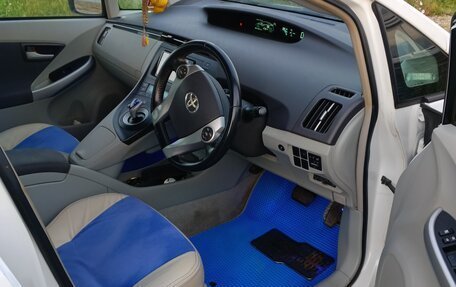 Toyota Prius, 2010 год, 1 050 000 рублей, 8 фотография