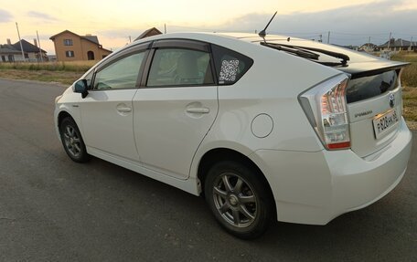 Toyota Prius, 2010 год, 1 050 000 рублей, 4 фотография