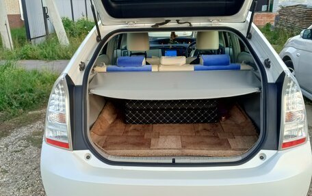 Toyota Prius, 2010 год, 1 050 000 рублей, 6 фотография