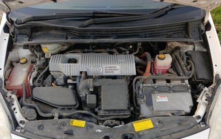 Toyota Prius, 2010 год, 1 050 000 рублей, 14 фотография