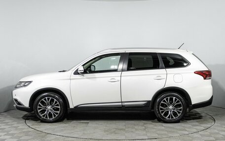 Mitsubishi Outlander III рестайлинг 3, 2015 год, 2 159 700 рублей, 8 фотография