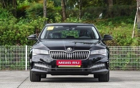 Skoda Superb III рестайлинг, 2025 год, 2 350 060 рублей, 2 фотография