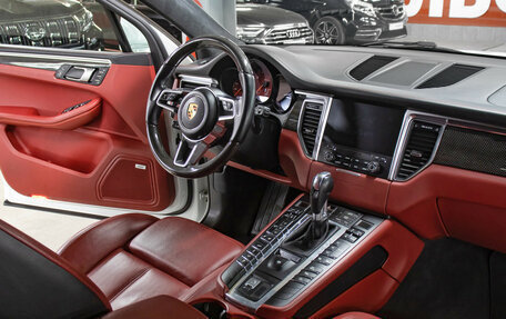 Porsche Macan I рестайлинг, 2017 год, 3 998 000 рублей, 5 фотография