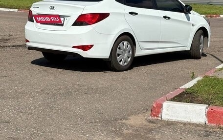 Hyundai Solaris II рестайлинг, 2015 год, 1 100 000 рублей, 3 фотография