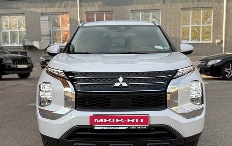 Mitsubishi Outlander, 2021 год, 3 888 800 рублей, 4 фотография