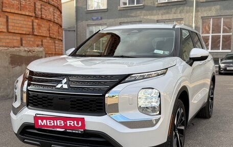 Mitsubishi Outlander, 2021 год, 3 888 800 рублей, 5 фотография