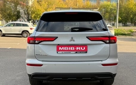 Mitsubishi Outlander, 2021 год, 3 888 800 рублей, 2 фотография