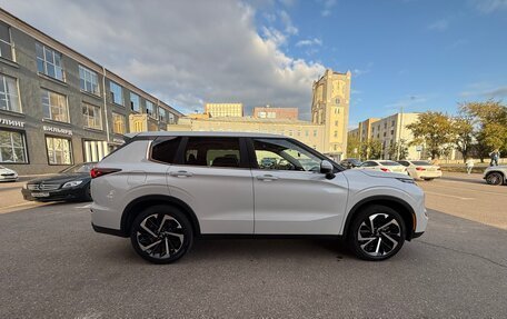 Mitsubishi Outlander, 2021 год, 3 888 800 рублей, 9 фотография