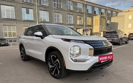 Mitsubishi Outlander, 2021 год, 3 888 800 рублей, 8 фотография