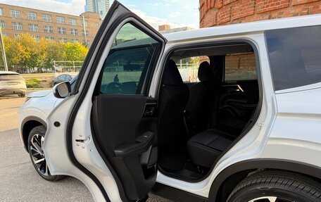 Mitsubishi Outlander, 2021 год, 3 888 800 рублей, 24 фотография