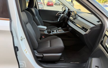 Mitsubishi Outlander, 2021 год, 3 888 800 рублей, 32 фотография