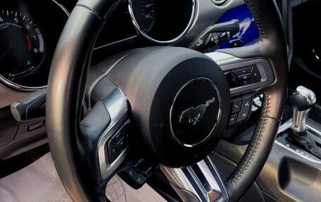 Ford Mustang VI рестайлинг, 2020 год, 3 000 000 рублей, 11 фотография