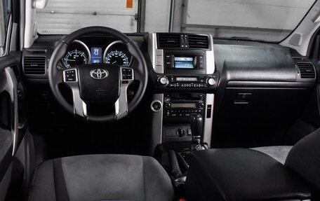 Toyota Land Cruiser Prado 150 рестайлинг 2, 2011 год, 2 729 000 рублей, 6 фотография