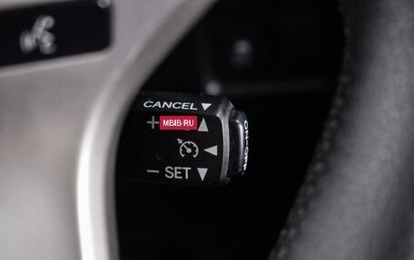 Toyota Land Cruiser Prado 150 рестайлинг 2, 2011 год, 2 729 000 рублей, 26 фотография