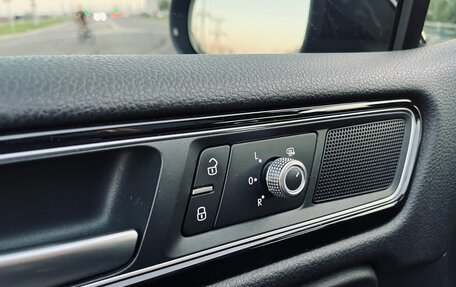 Volkswagen Touareg III, 2016 год, 3 250 000 рублей, 12 фотография