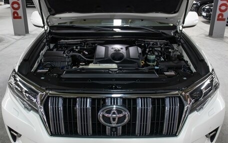 Toyota Land Cruiser Prado 150 рестайлинг 2, 2018 год, 5 298 000 рублей, 9 фотография