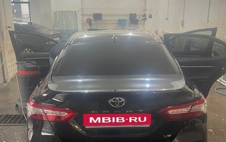 Toyota Camry, 2020 год, 2 500 000 рублей, 3 фотография