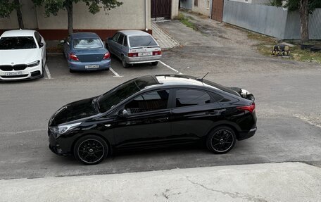 Hyundai Solaris II рестайлинг, 2022 год, 1 680 000 рублей, 3 фотография